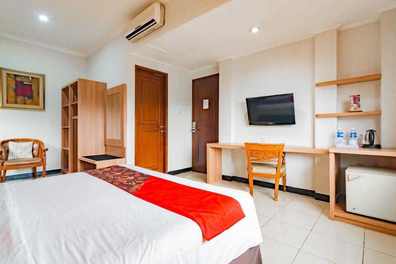 Cihampelas Hotel 2 Mitra Reddoorz 万隆 外观 照片