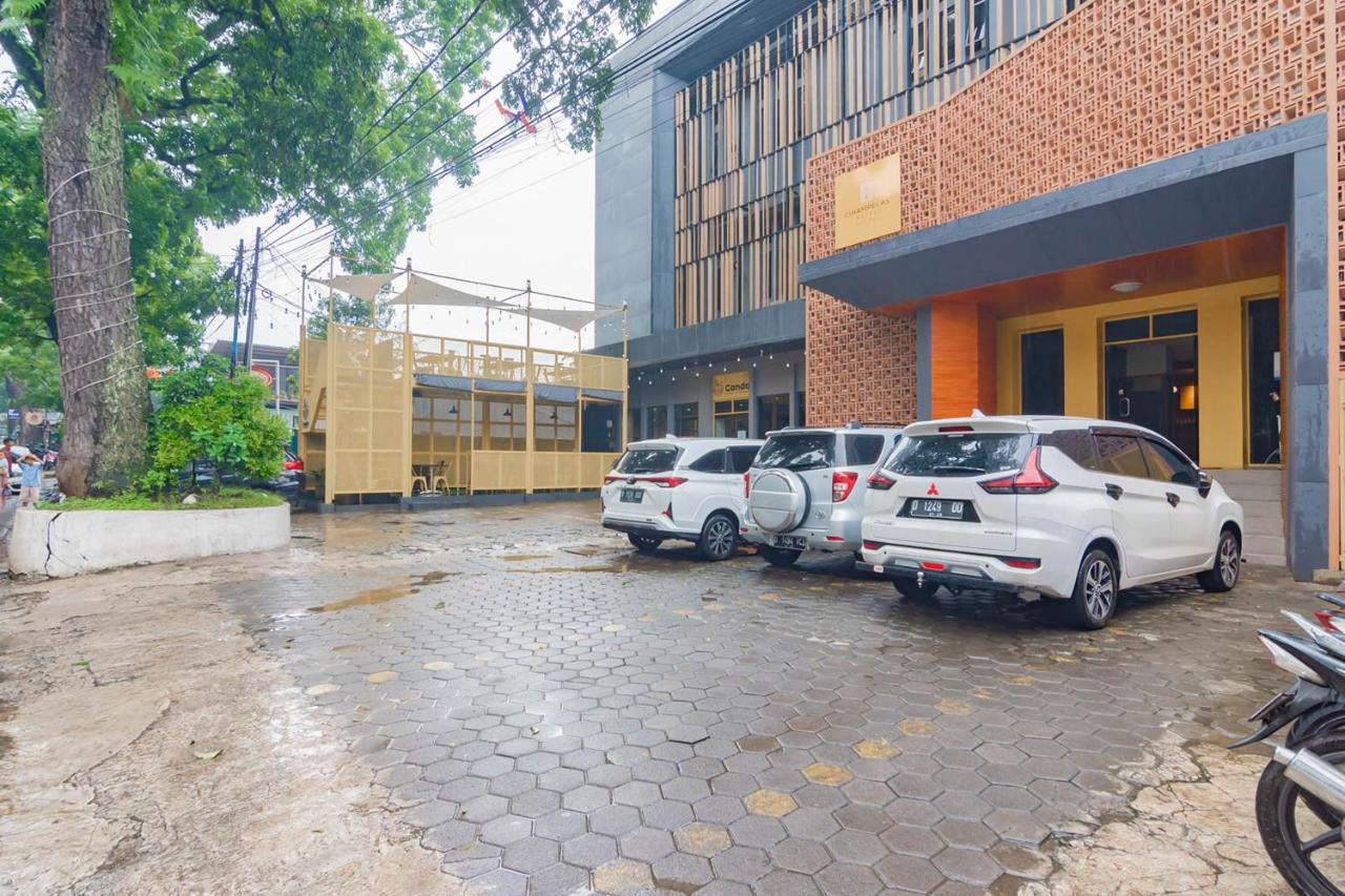 Cihampelas Hotel 2 Mitra Reddoorz 万隆 外观 照片