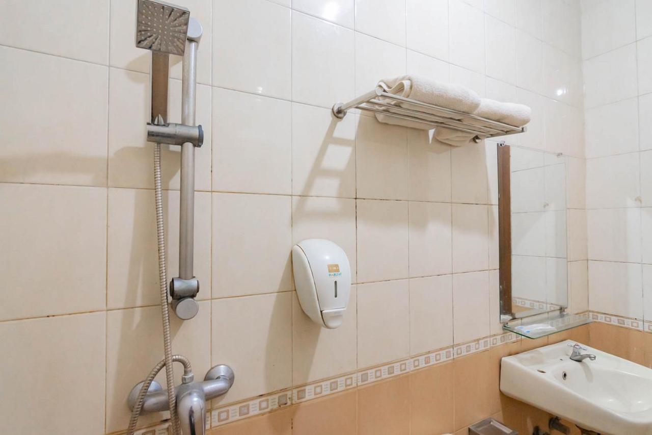 Cihampelas Hotel 2 Mitra Reddoorz 万隆 外观 照片