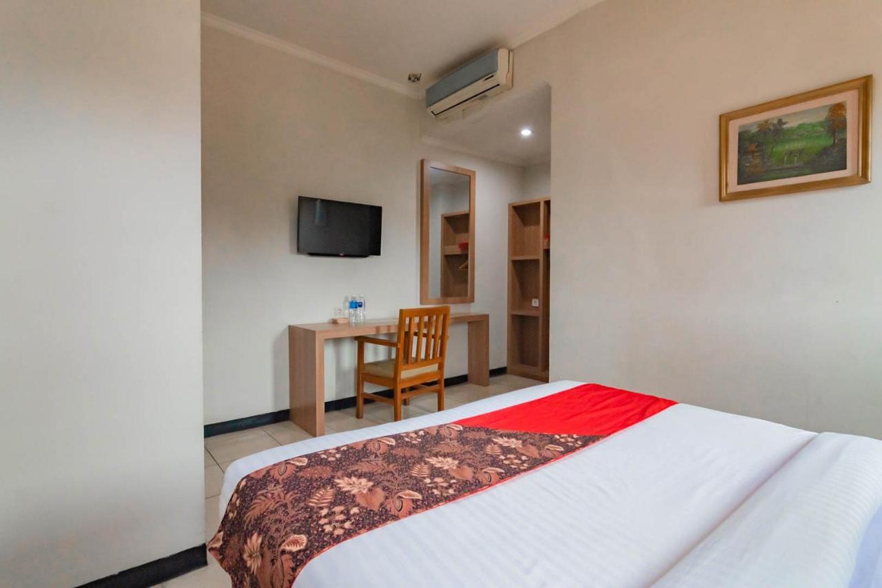 Cihampelas Hotel 2 Mitra Reddoorz 万隆 外观 照片