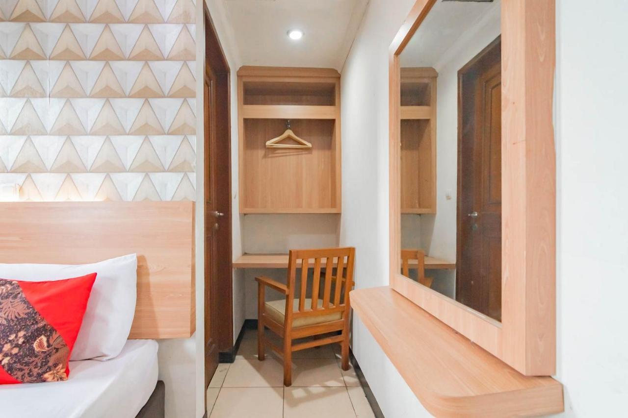 Cihampelas Hotel 2 Mitra Reddoorz 万隆 外观 照片