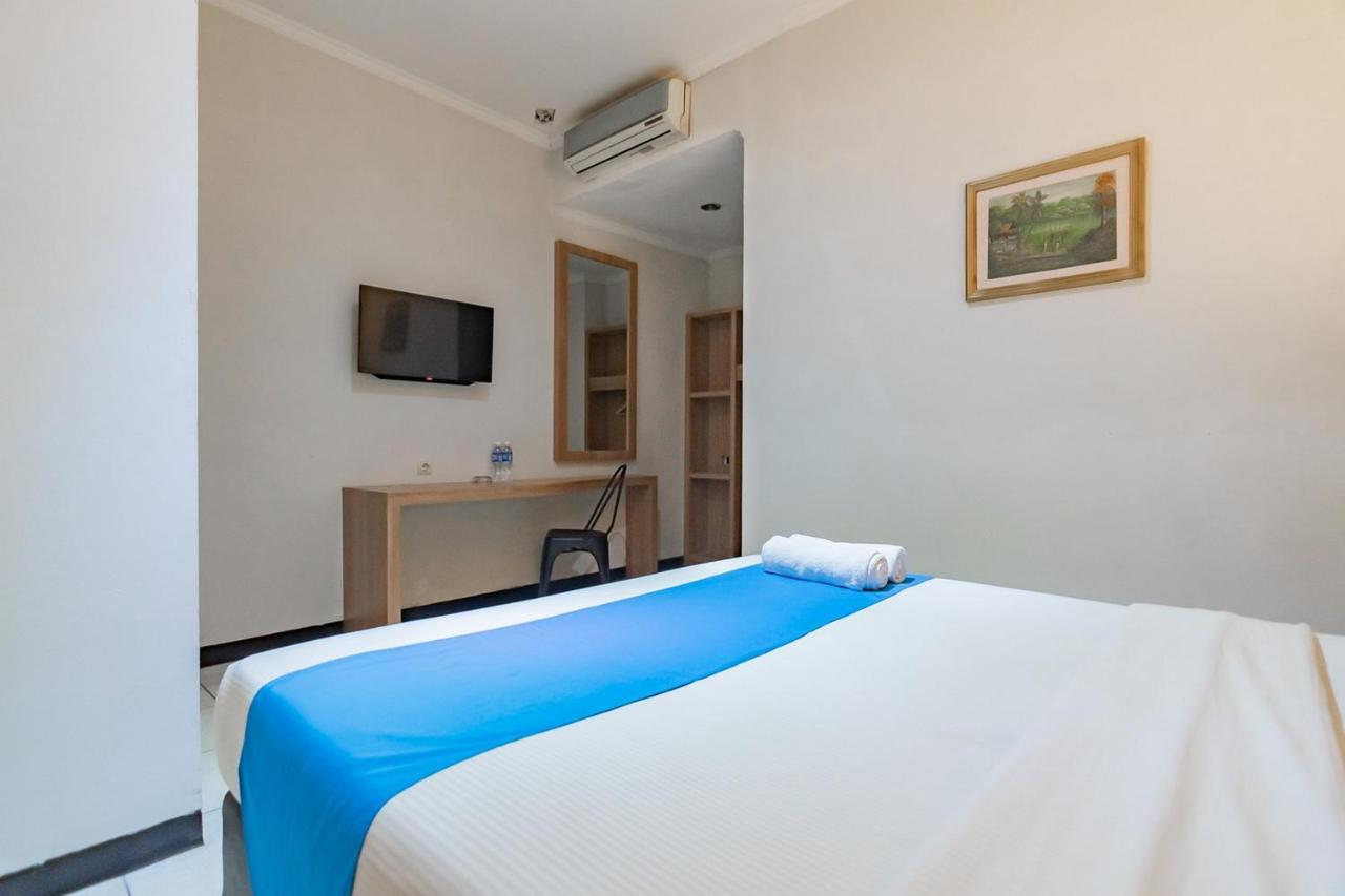 Cihampelas Hotel 2 Mitra Reddoorz 万隆 外观 照片