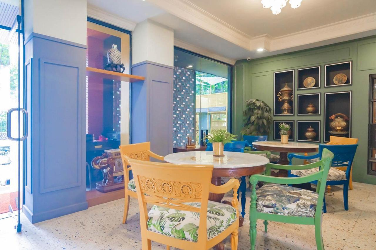 Cihampelas Hotel 2 Mitra Reddoorz 万隆 外观 照片