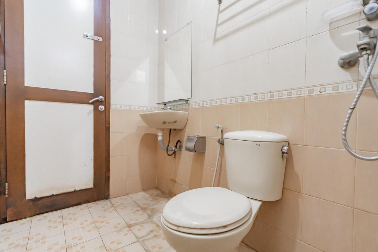 Cihampelas Hotel 2 Mitra Reddoorz 万隆 外观 照片