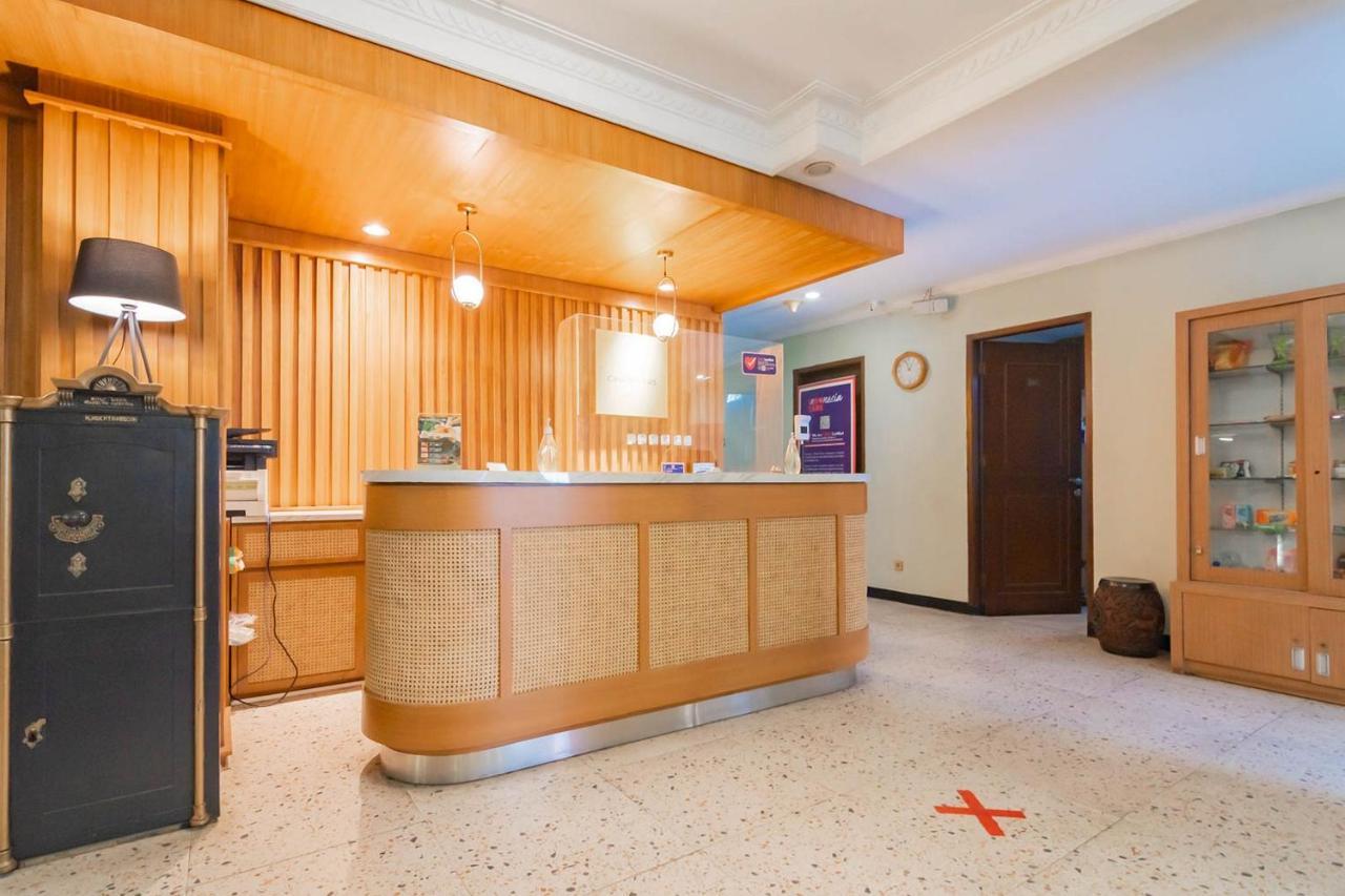 Cihampelas Hotel 2 Mitra Reddoorz 万隆 外观 照片